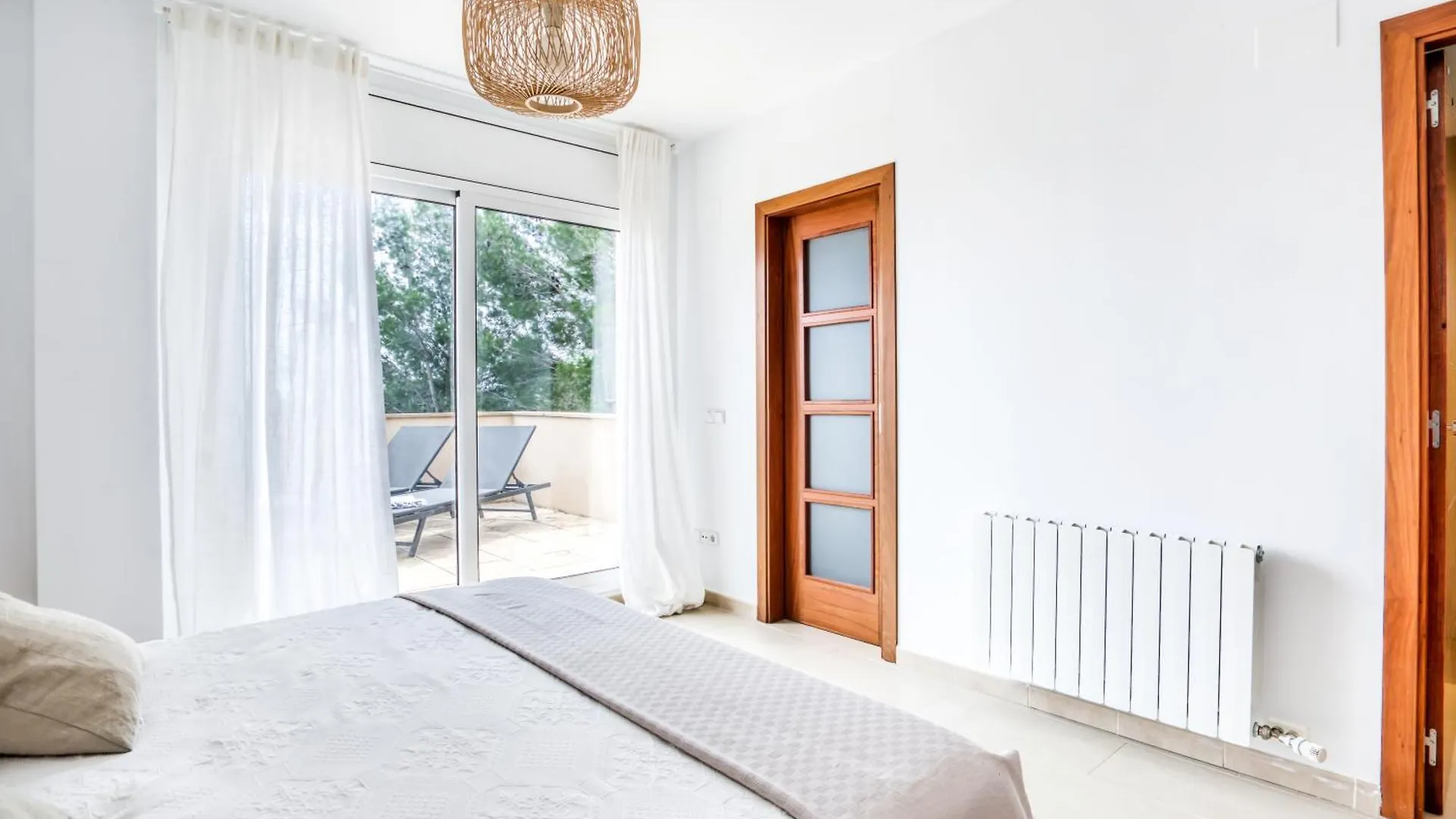 Fabulous Bellavista : Entre Mar Y Montanas Villa Bonmont Terres Noves 0*,  Spain